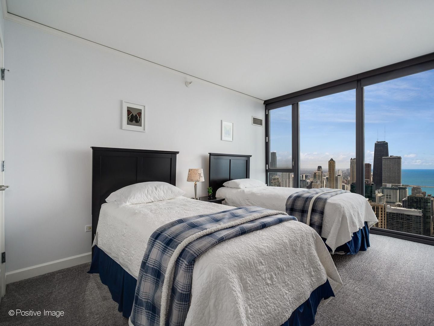 225 N Columbus Drive Unit: 6705