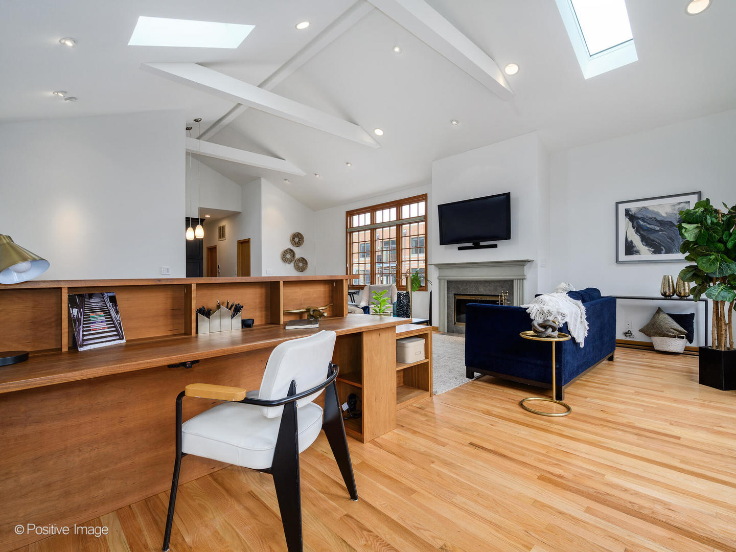 816 W Oakdale Avenue Unit: 3