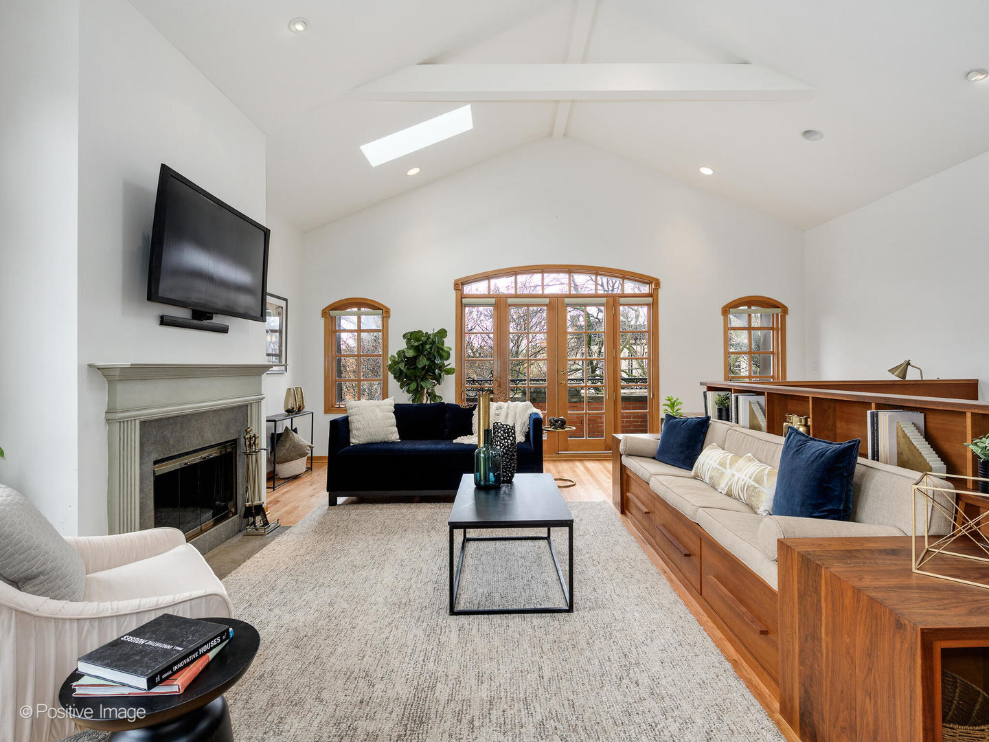 816 W Oakdale Avenue Unit: 3