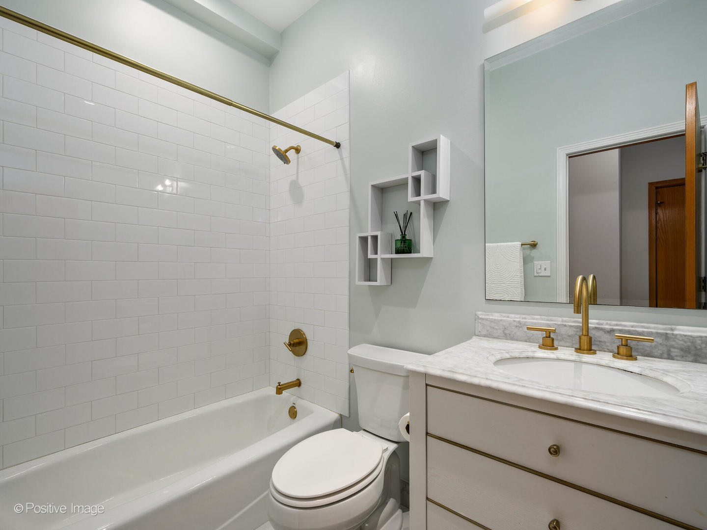 816 W Oakdale Avenue Unit: 3