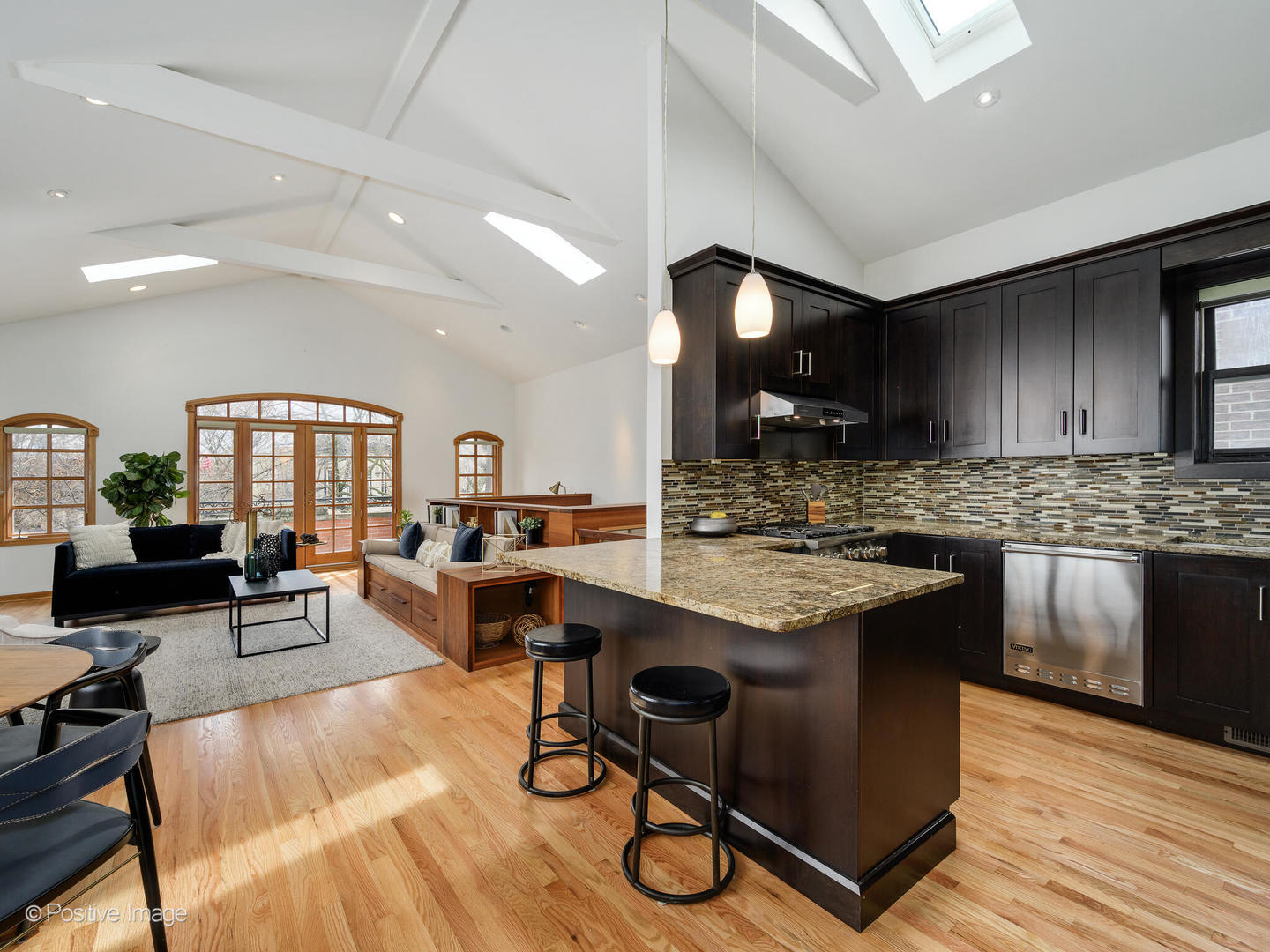 816 W Oakdale Avenue Unit: 3