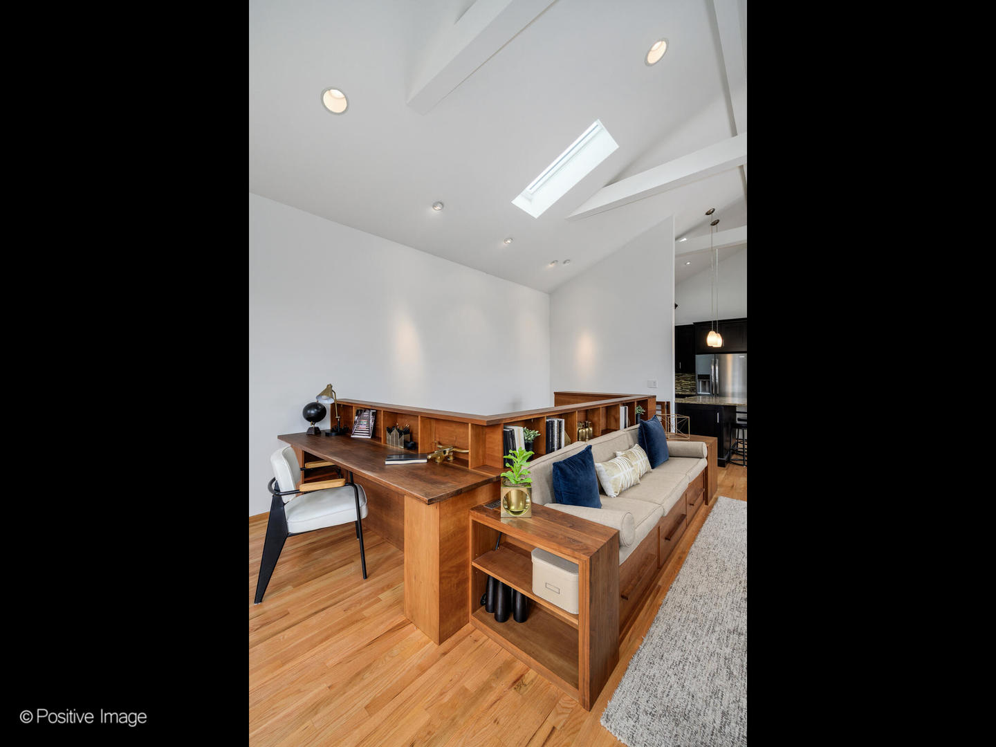816 W Oakdale Avenue Unit: 3