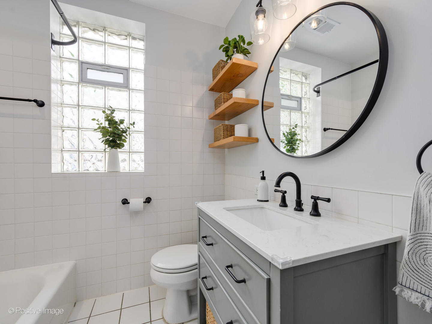 3903 N Seeley Avenue Unit: 3