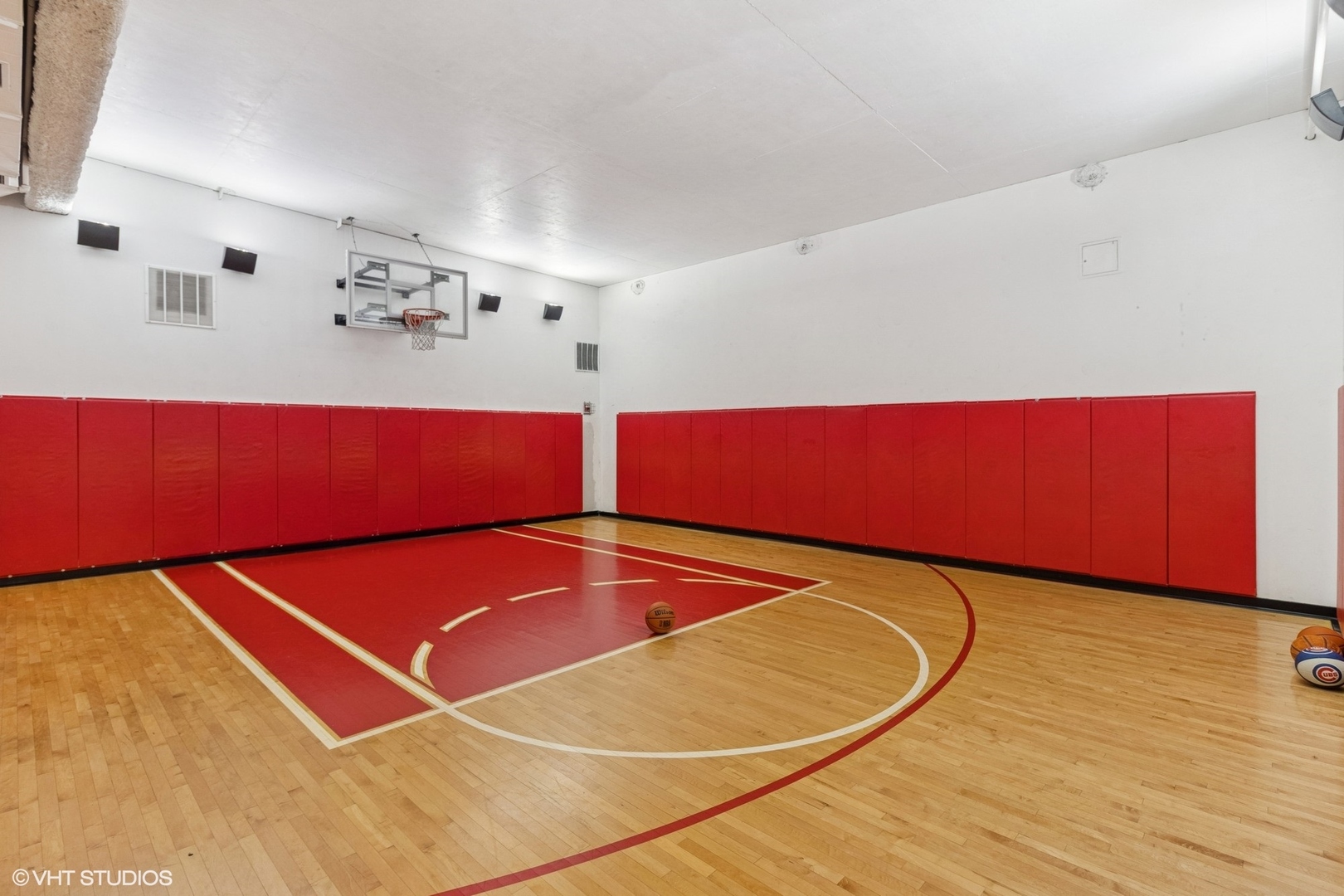 225 N Columbus Drive Unit: 6705