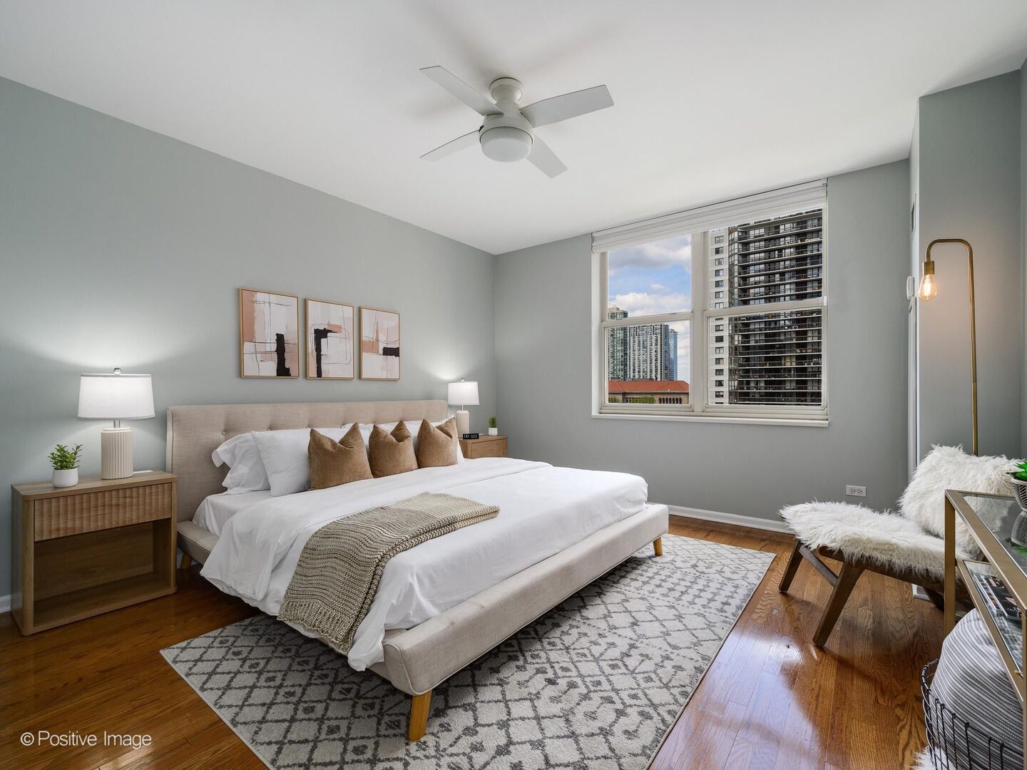 21 W Chestnut Street Unit: 901