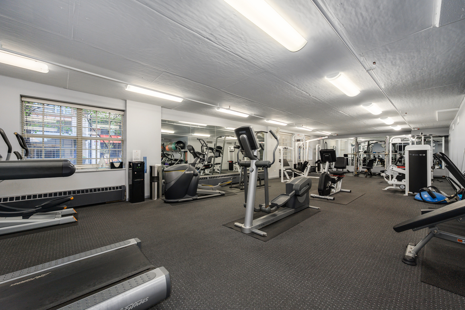 21 W Chestnut Street Unit: 901