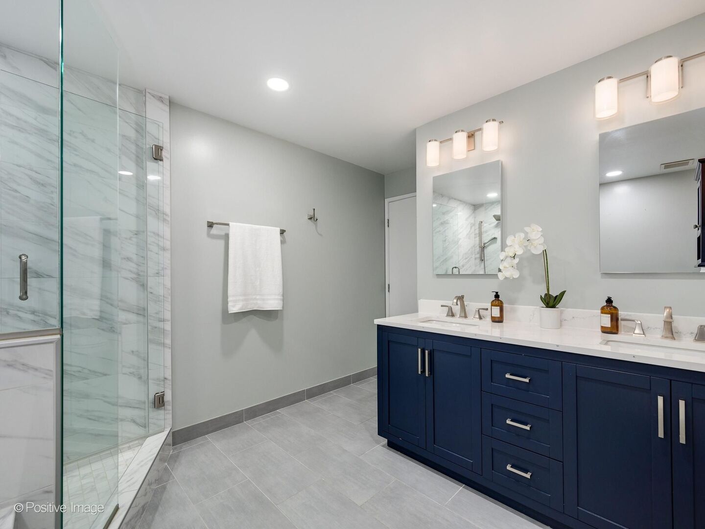 21 W Chestnut Street Unit: 901
