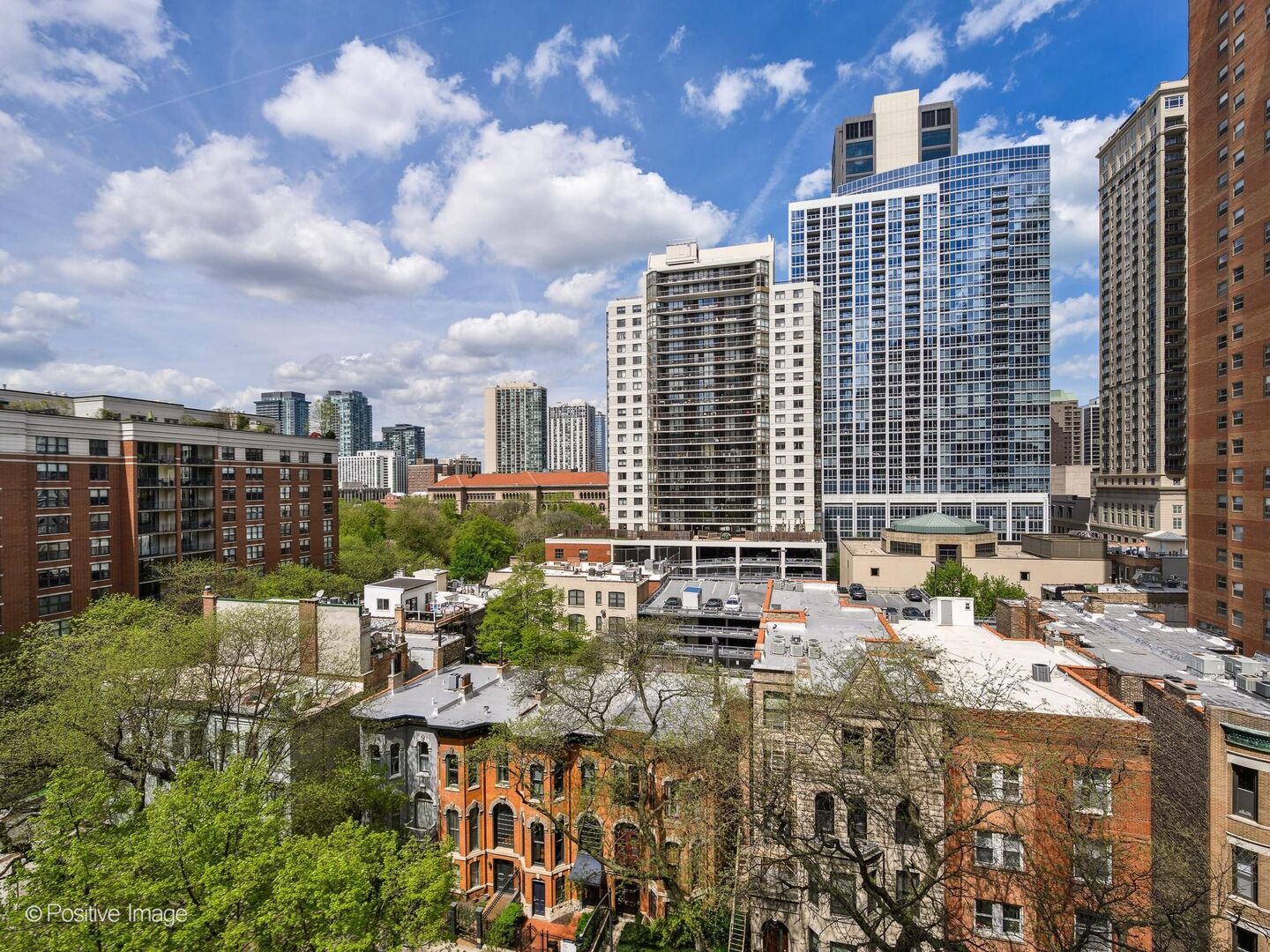 21 W Chestnut Street Unit: 901