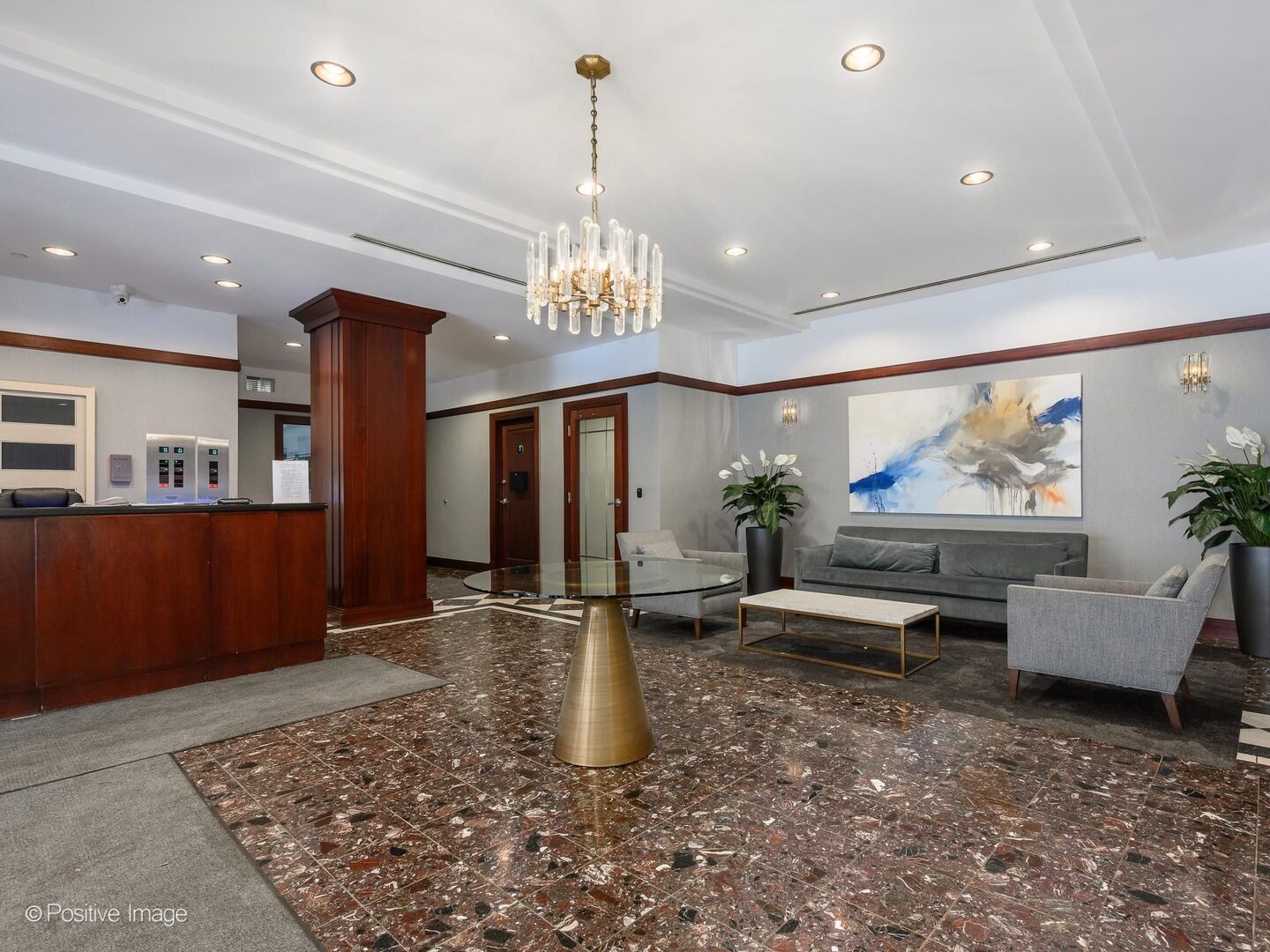 21 W Chestnut Street Unit: 901