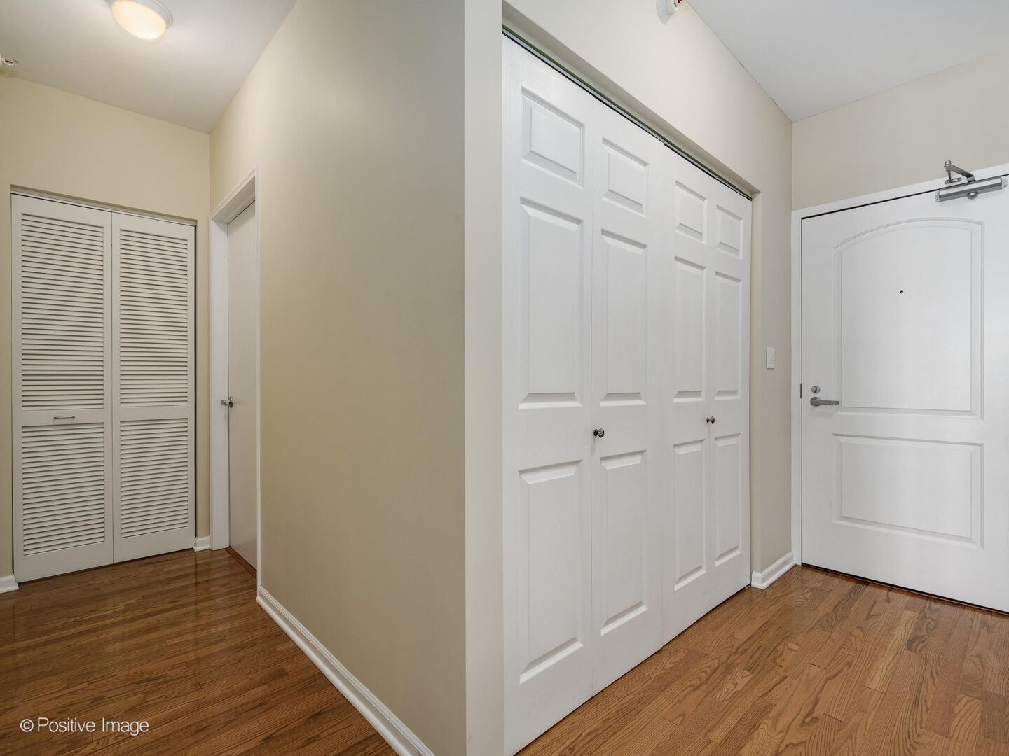 21 W Chestnut Street Unit: 901