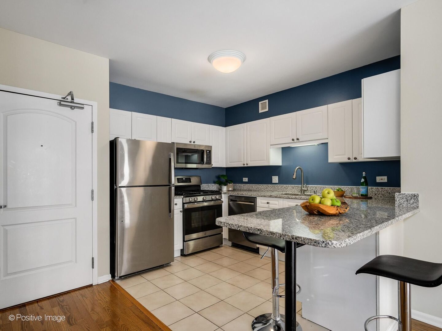 21 W Chestnut Street Unit: 901