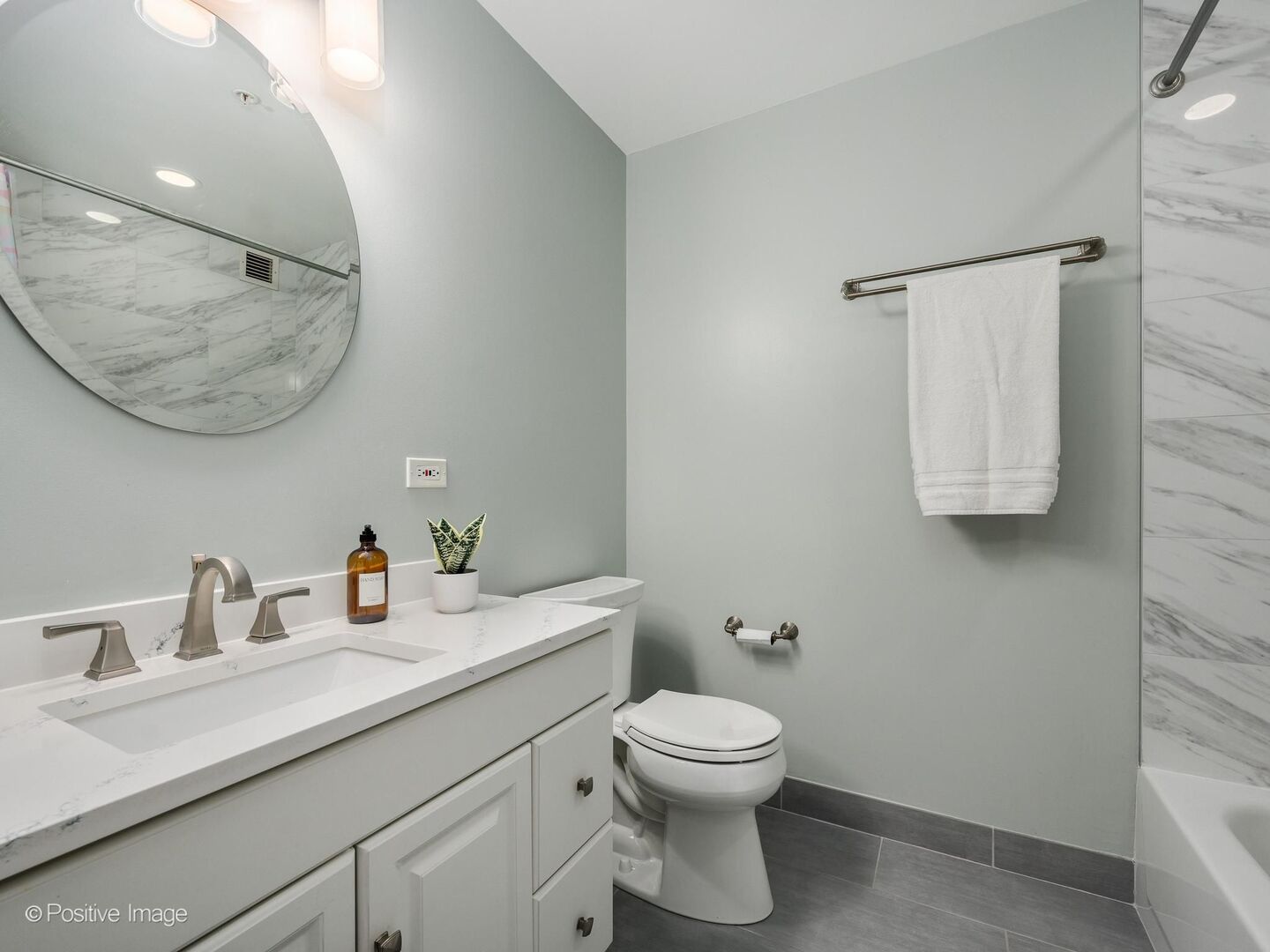 21 W Chestnut Street Unit: 901