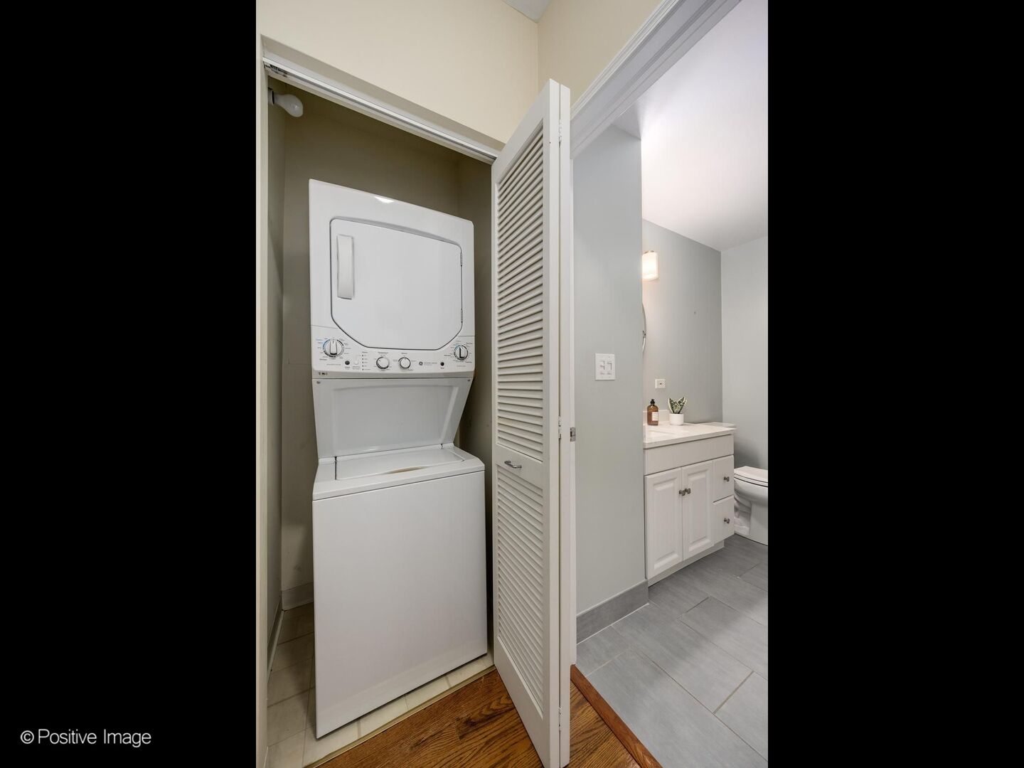 21 W Chestnut Street Unit: 901