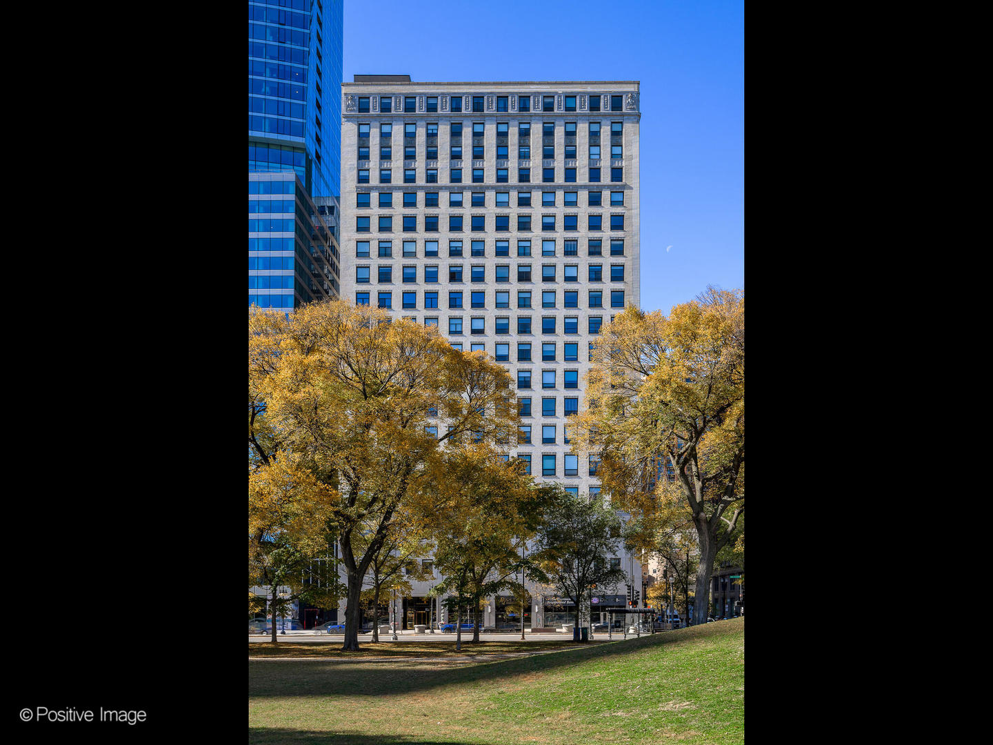 910 S Michigan Avenue Unit: 1811
