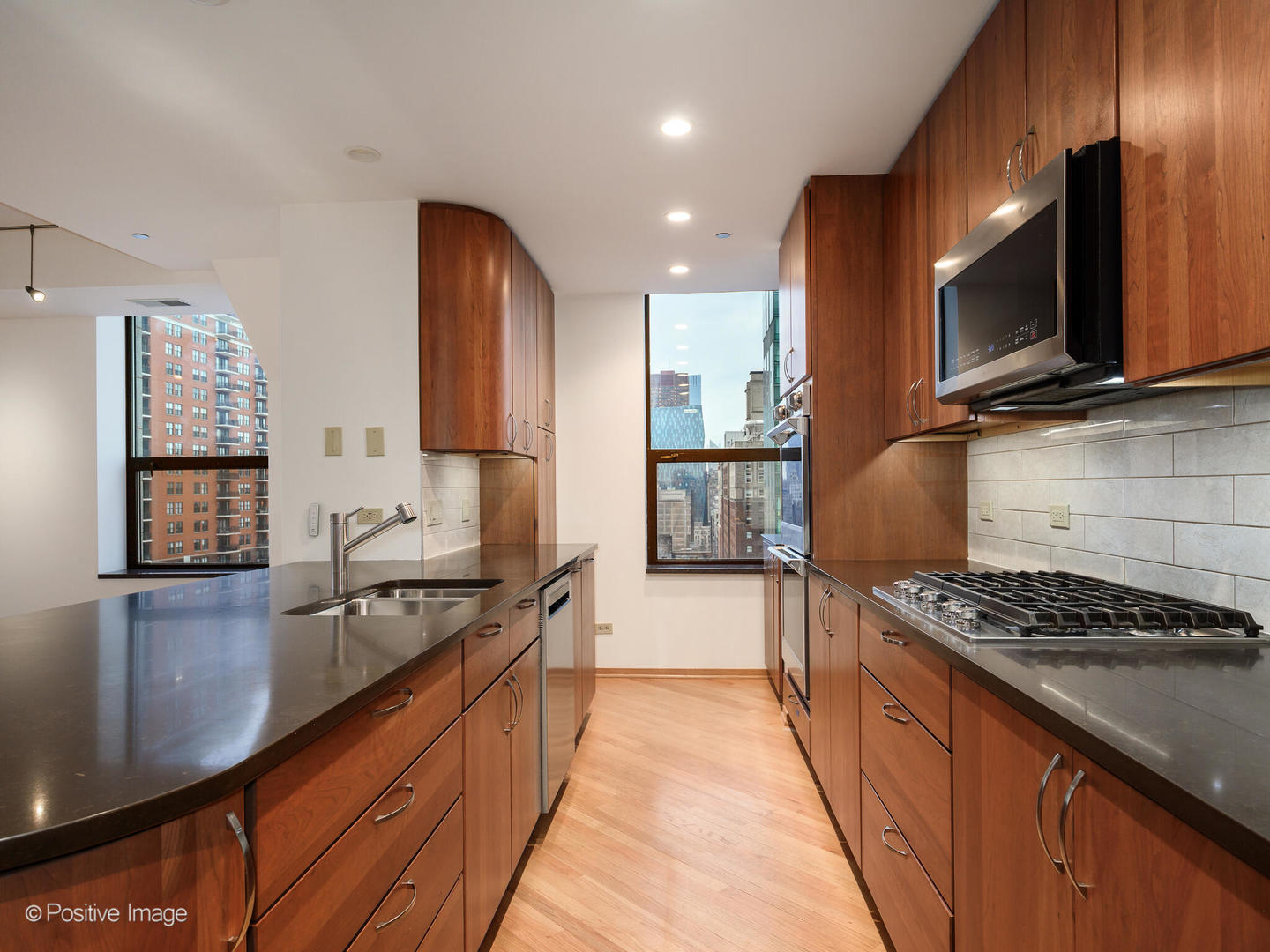910 S Michigan Avenue Unit: 1811