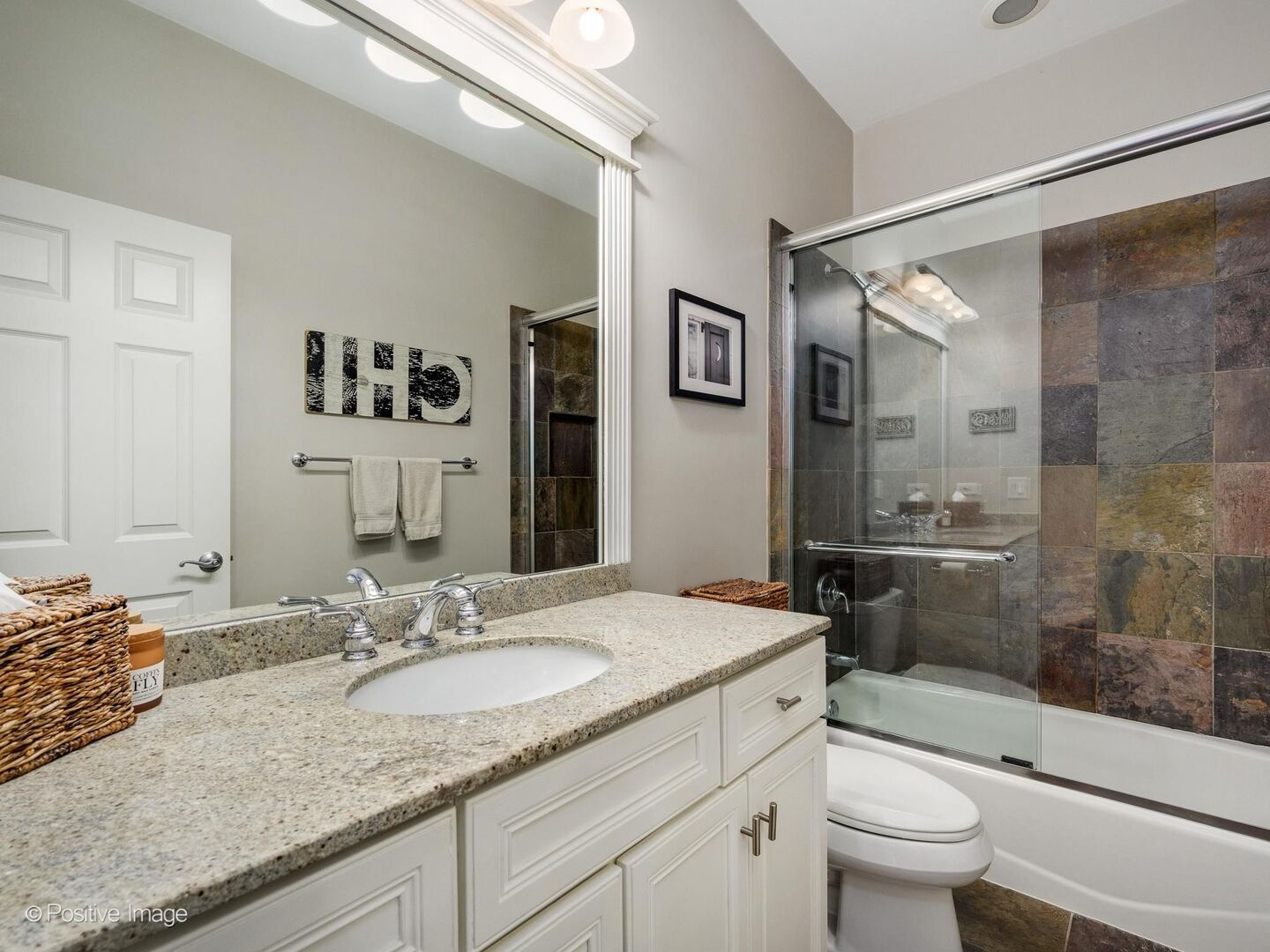 2222 W Belmont Avenue Unit: 503