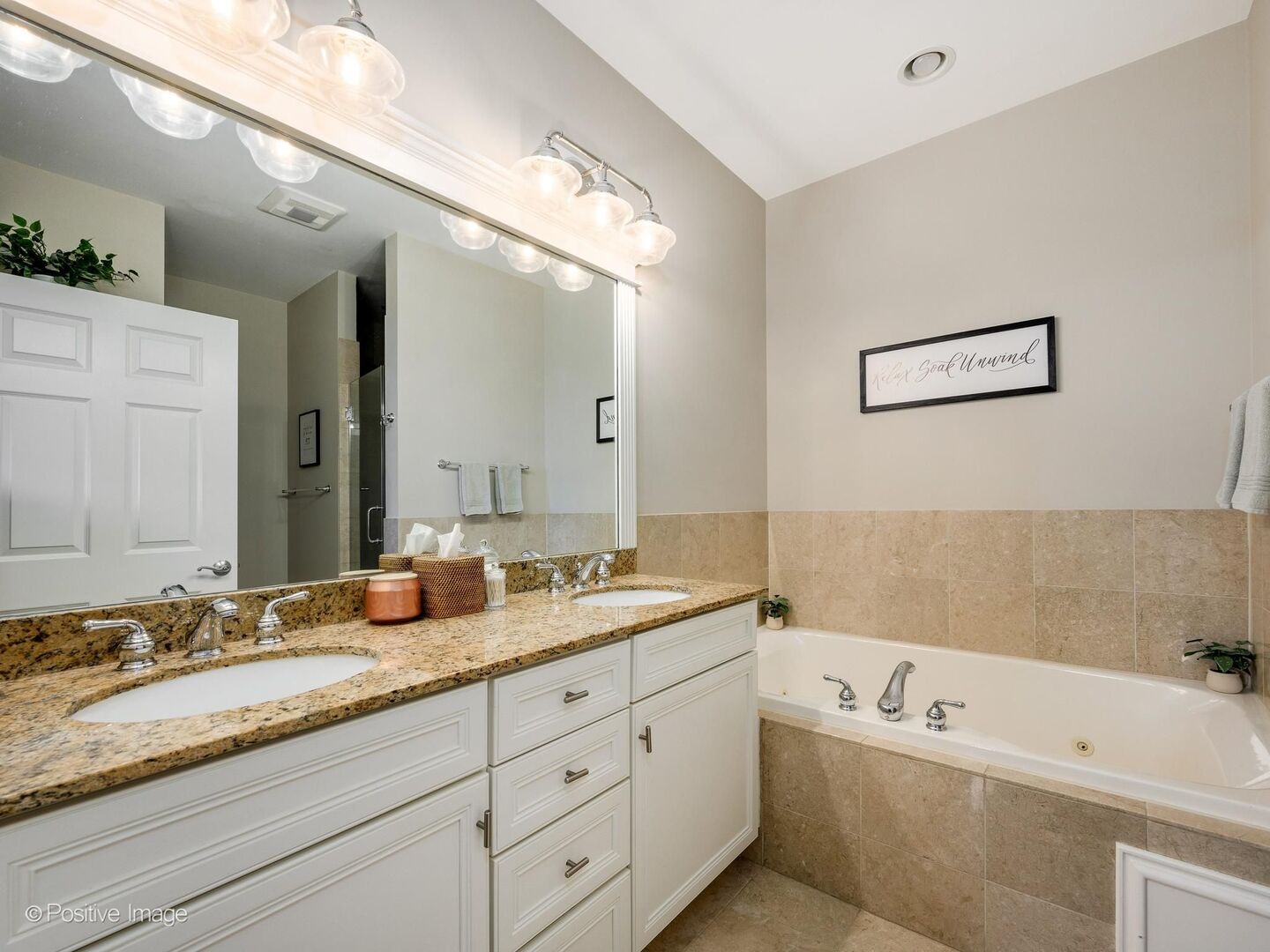 2222 W Belmont Avenue Unit: 503