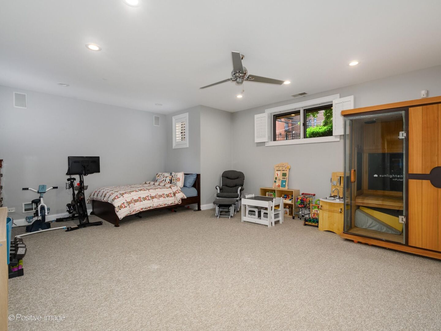 1615 N Claremont Avenue Unit: 1S