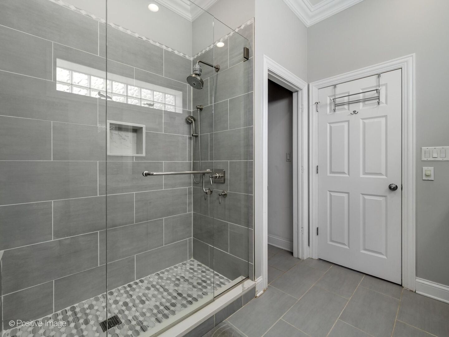 1615 N Claremont Avenue Unit: 1S