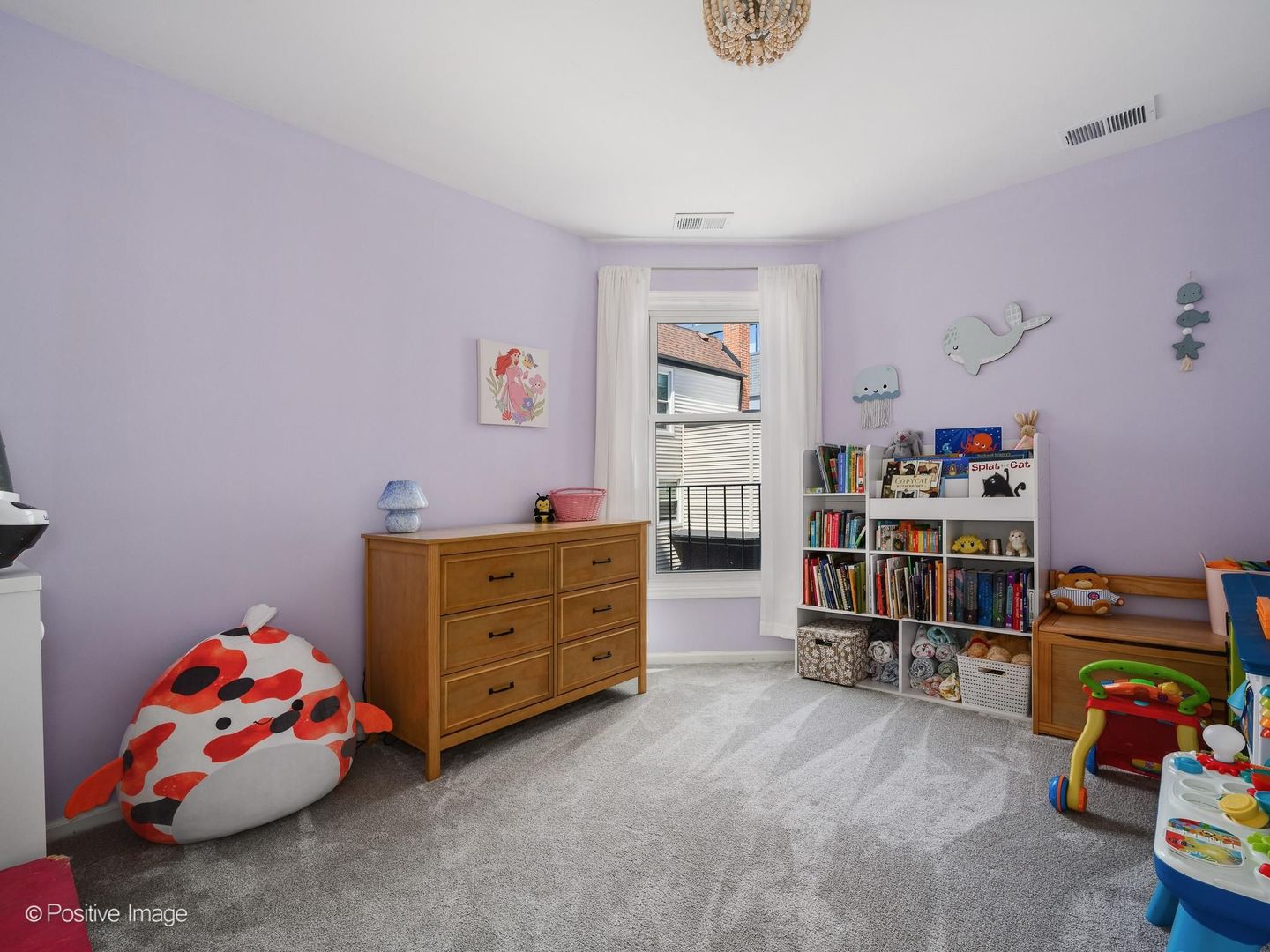 492 W Belmont Avenue