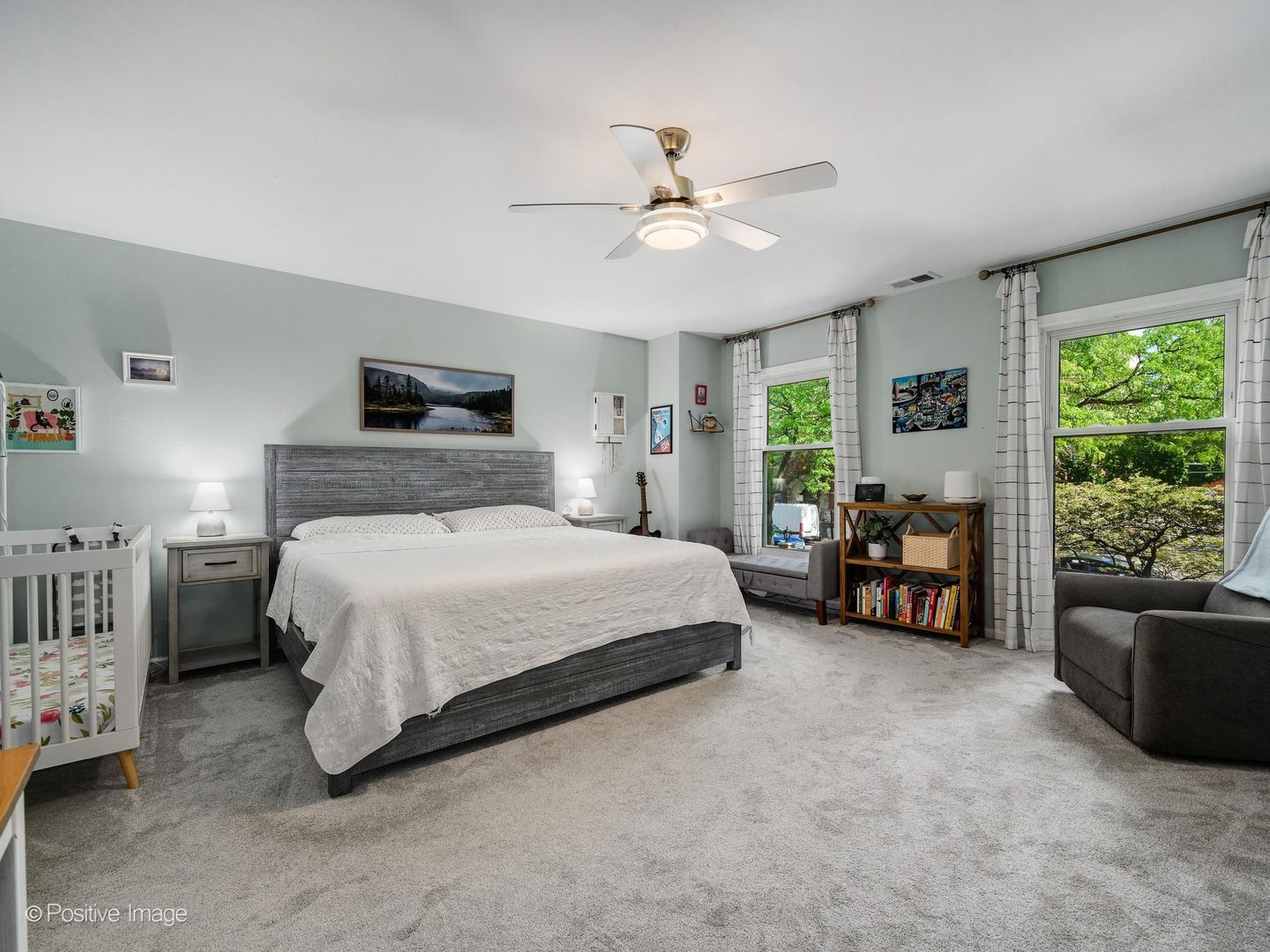 492 W Belmont Avenue