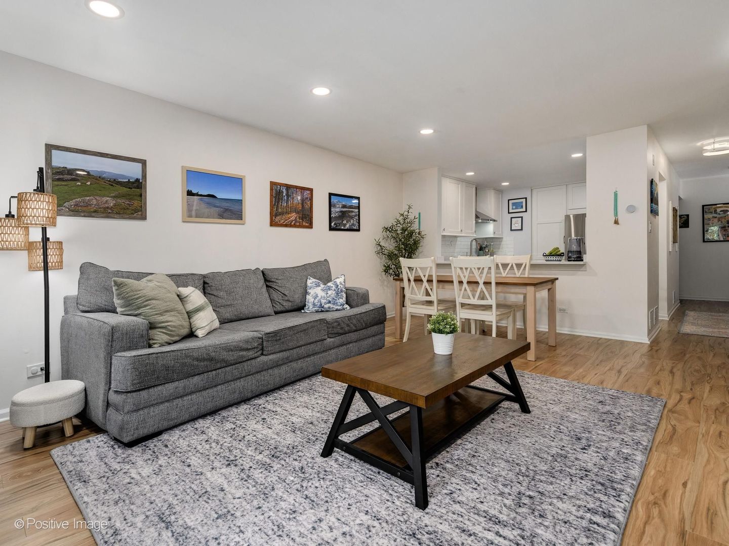 492 W Belmont Avenue