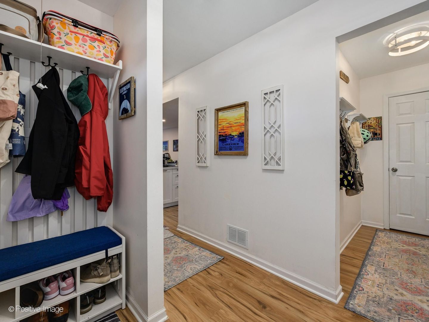 492 W Belmont Avenue