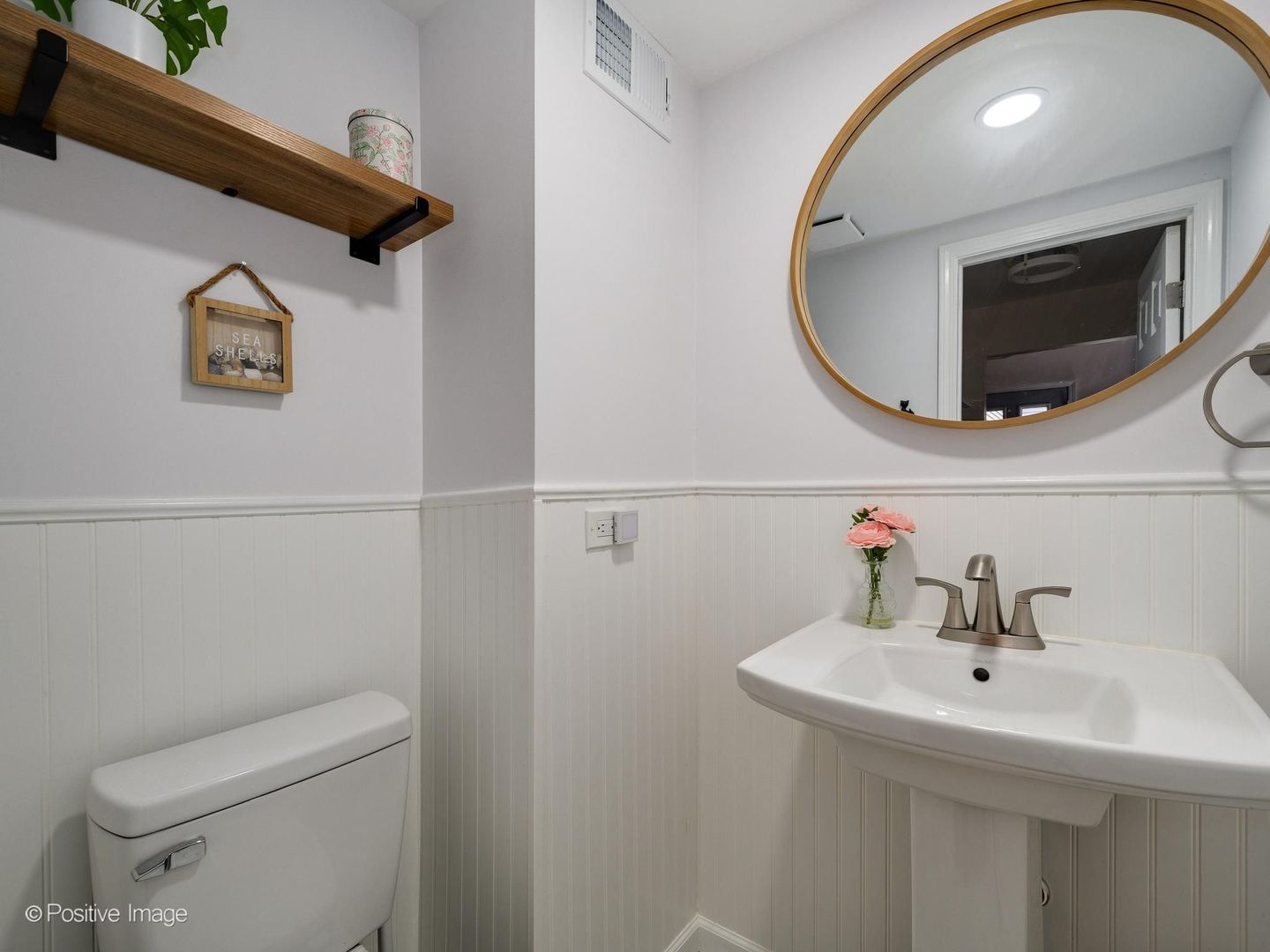 492 W Belmont Avenue