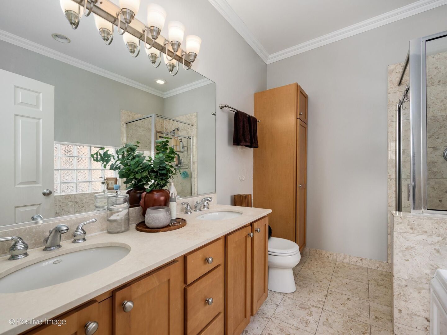 825 W Eastwood Avenue Unit: 3E