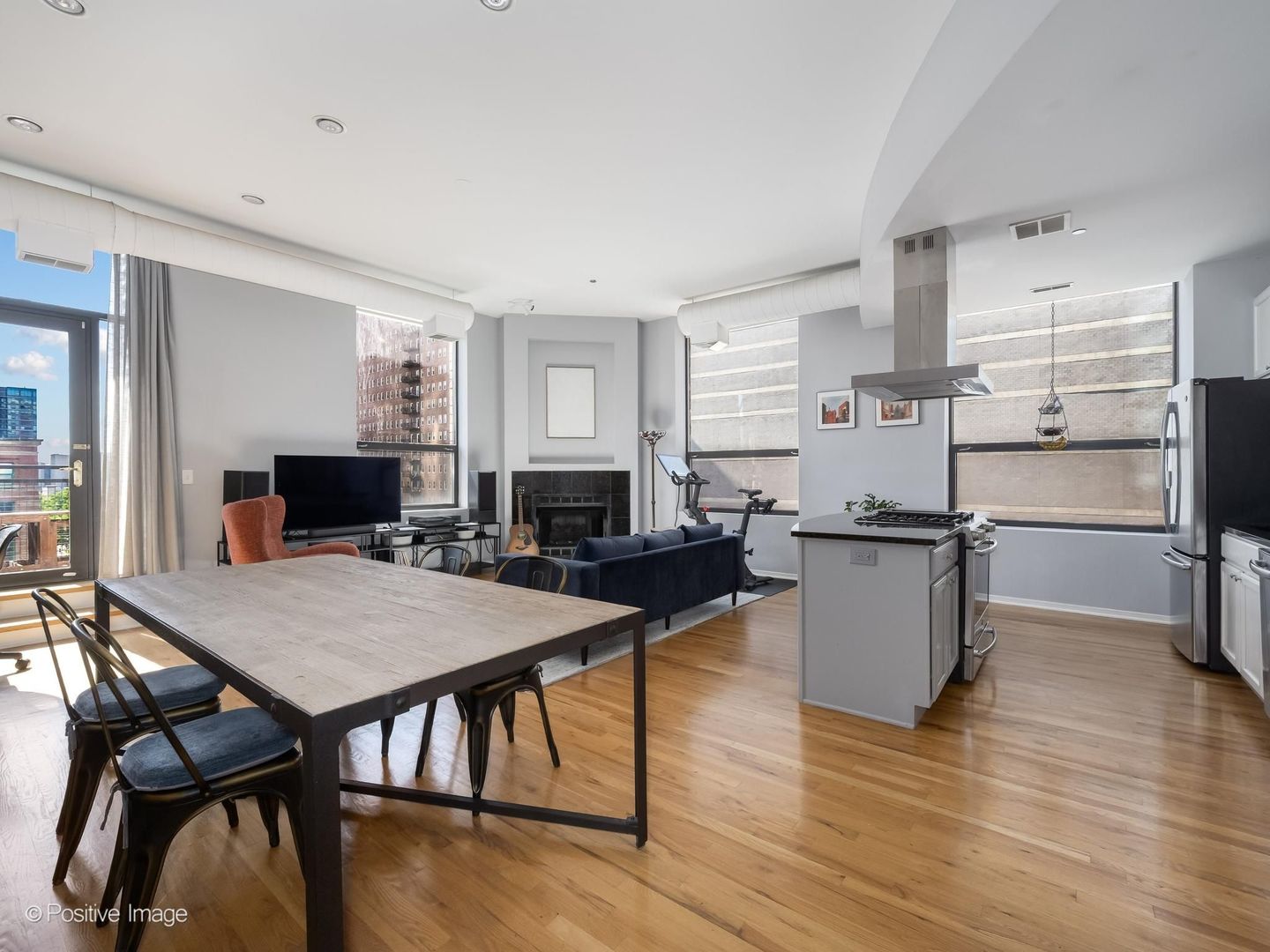 910 S Michigan Avenue Unit: 611