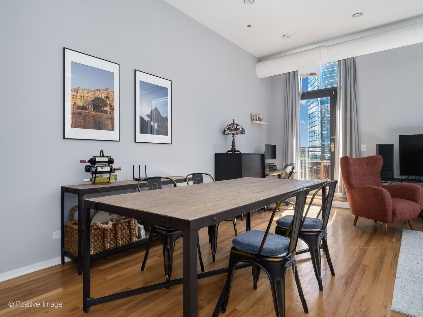 910 S Michigan Avenue Unit: 611