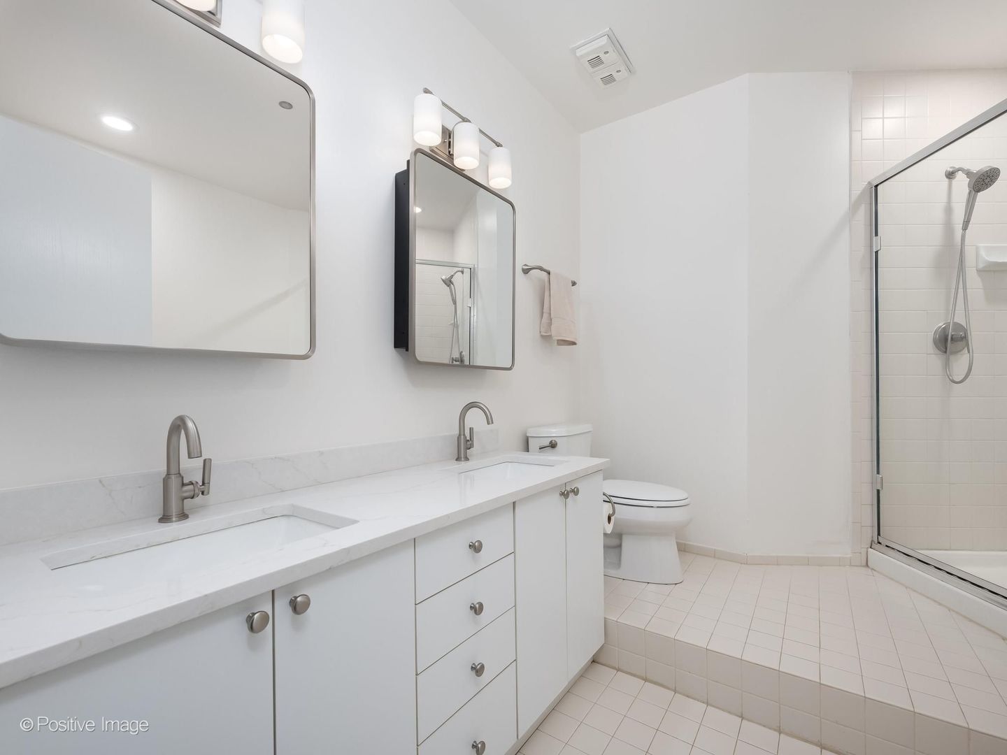 910 S Michigan Avenue Unit: 611