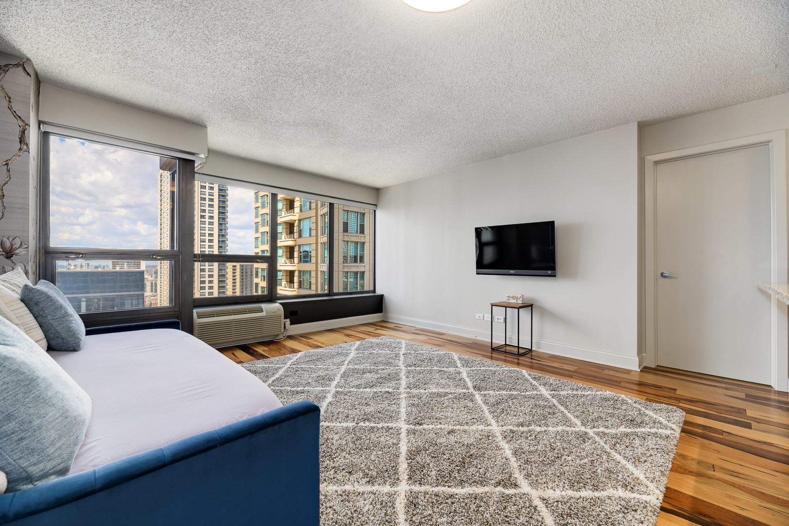 30 E Huron Street Unit: 3105
