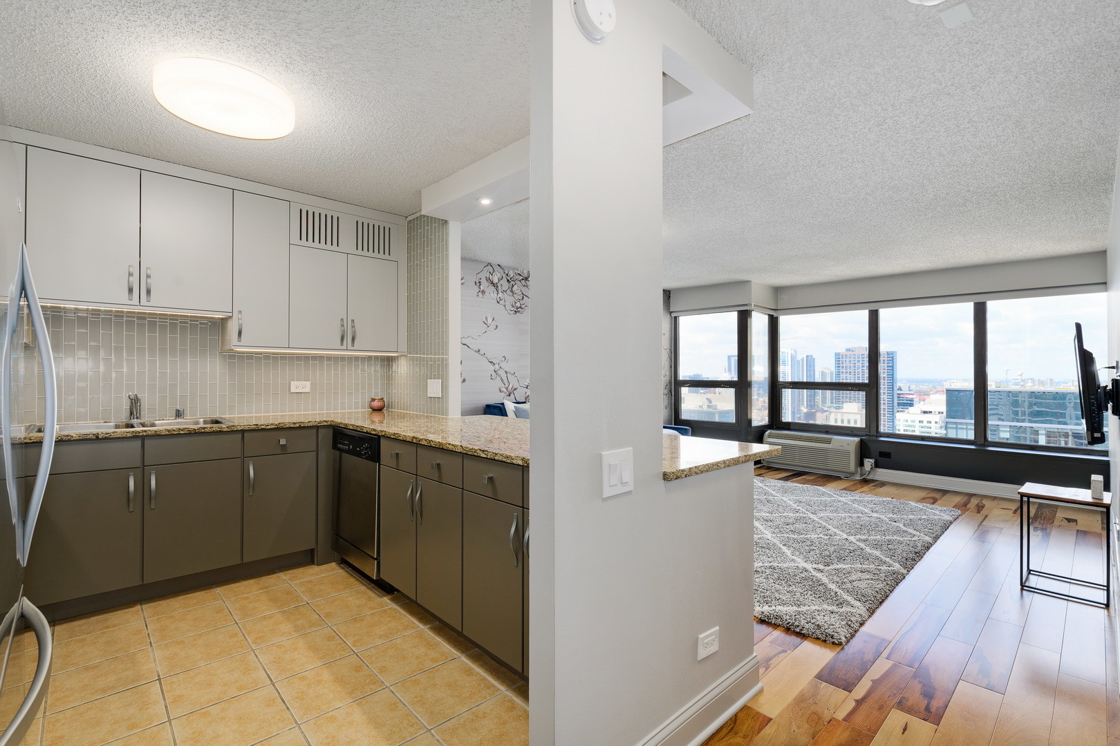 30 E Huron Street Unit: 3105