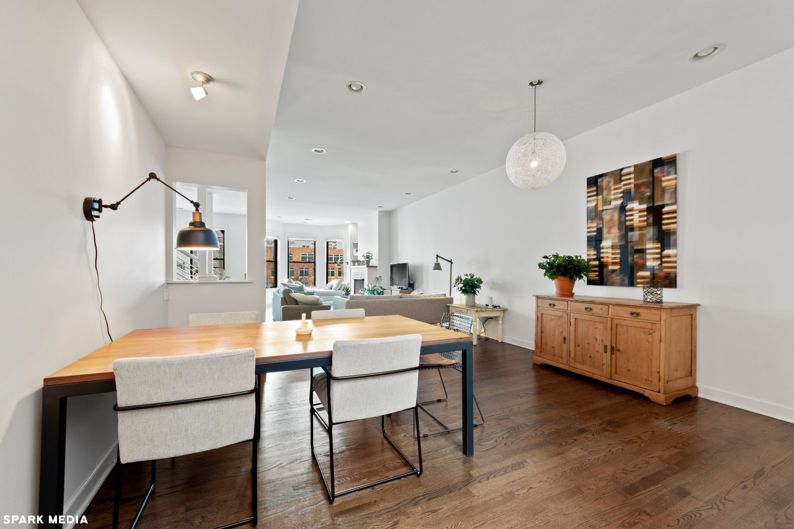 353 W Chicago Avenue Unit: 4E