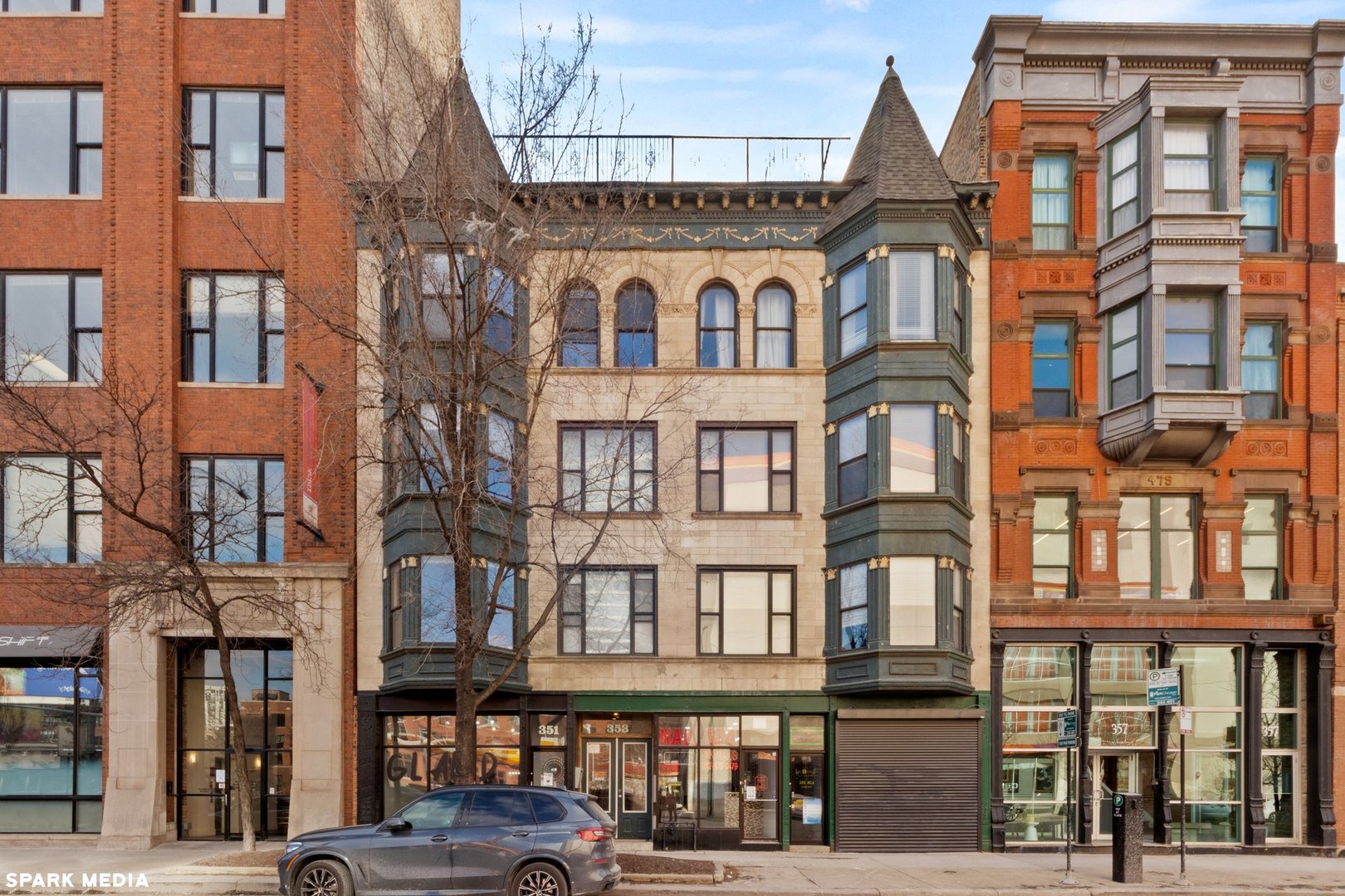 353 W Chicago Avenue Unit: 4E