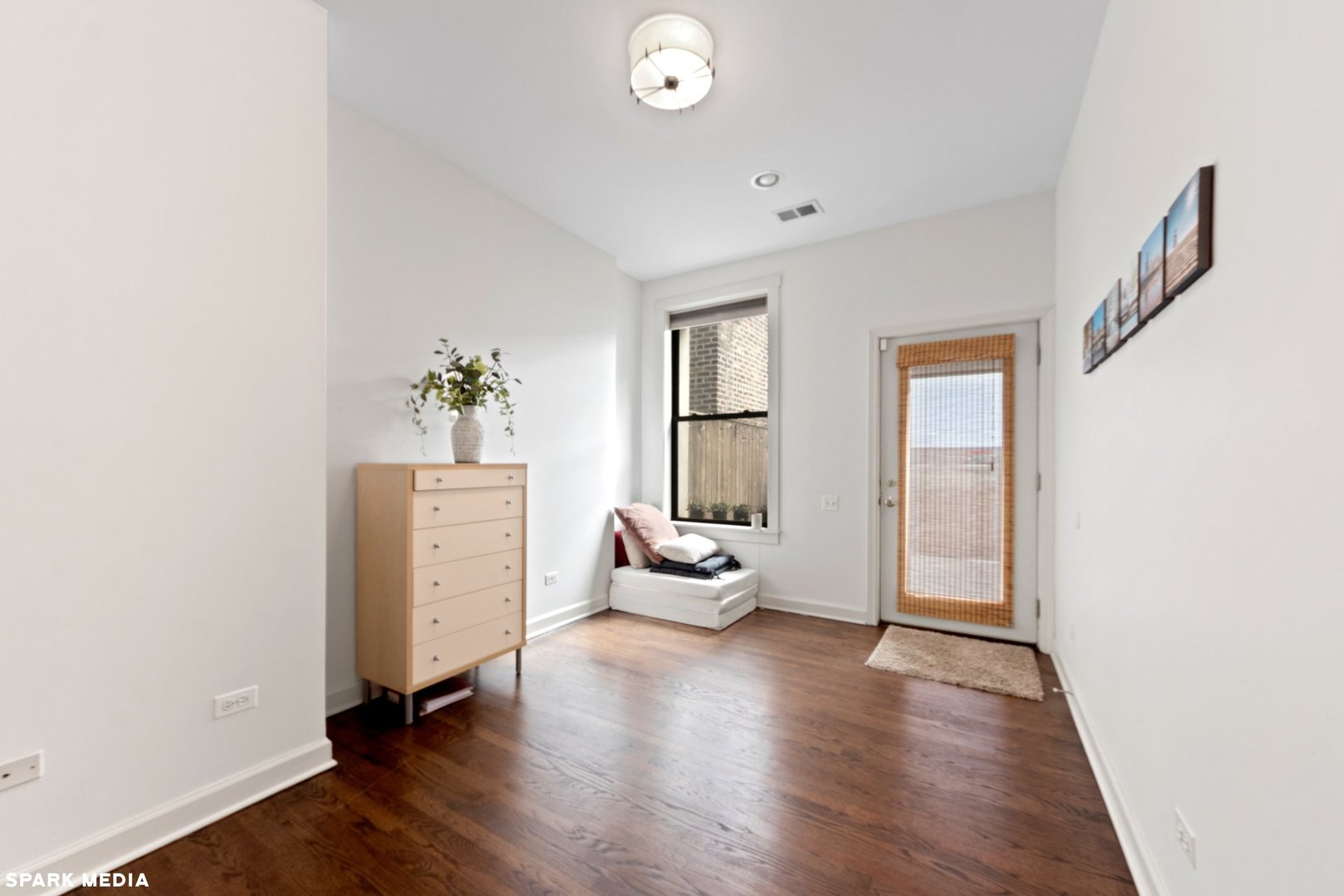 353 W Chicago Avenue Unit: 4E