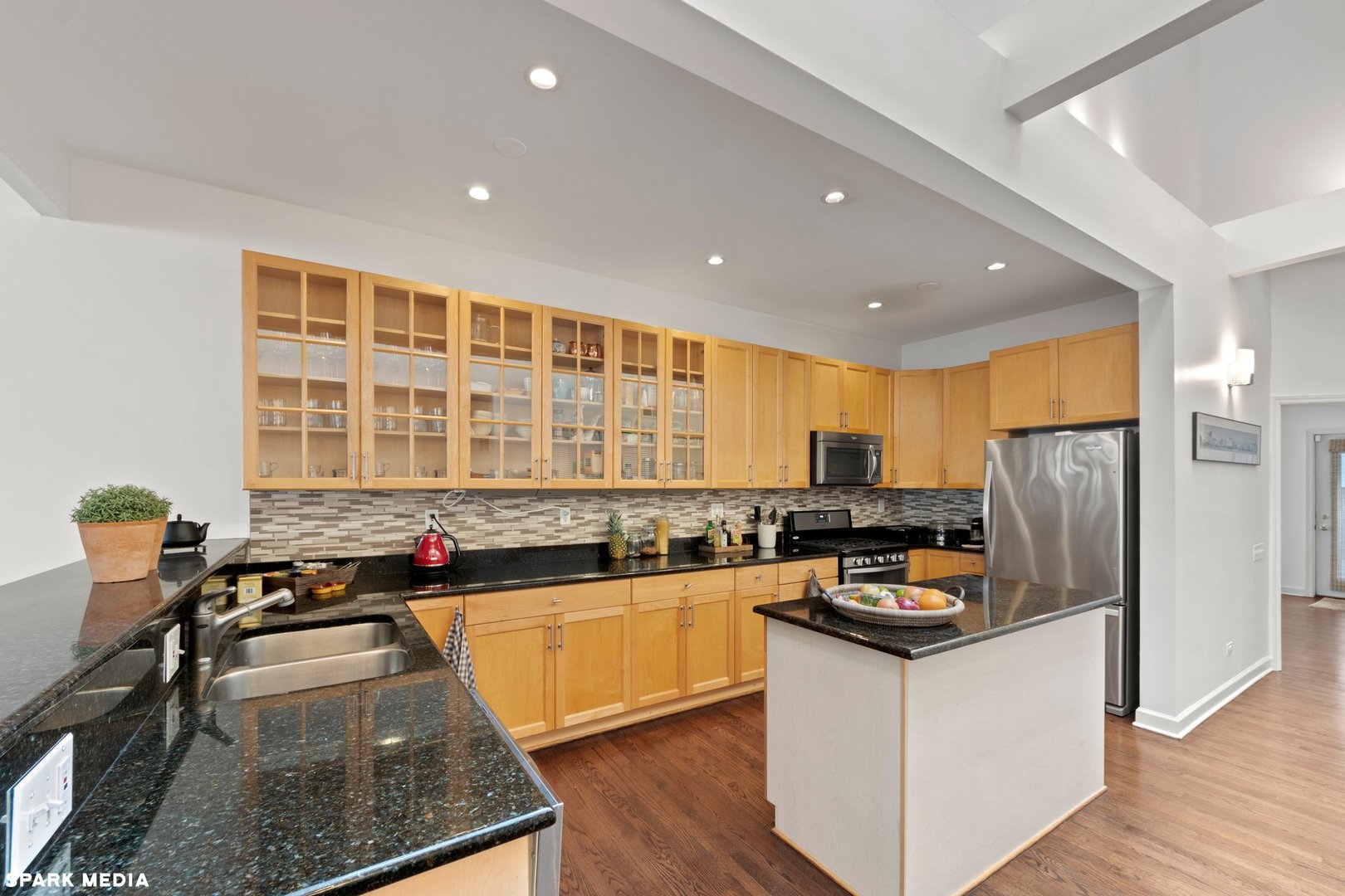 353 W Chicago Avenue Unit: 4E