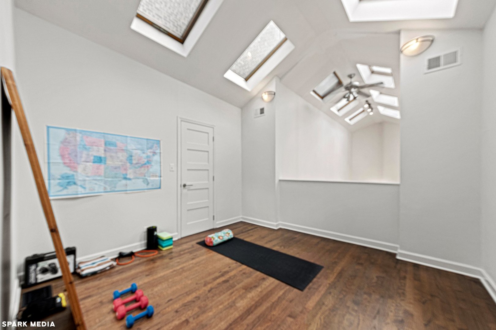 353 W Chicago Avenue Unit: 4E