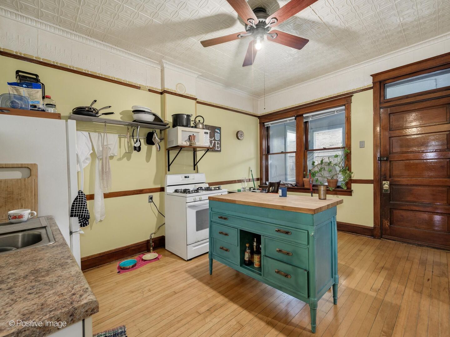 925 W 31st Place