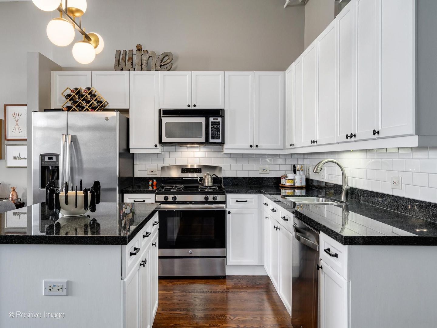 1301 W Madison Street Unit: 407