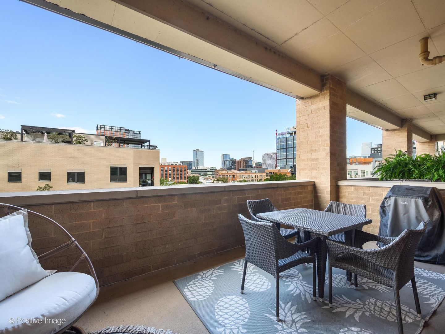 1301 W Madison Street Unit: 407
