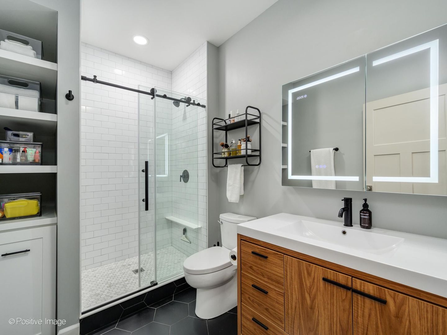 1301 W Madison Street Unit: 407