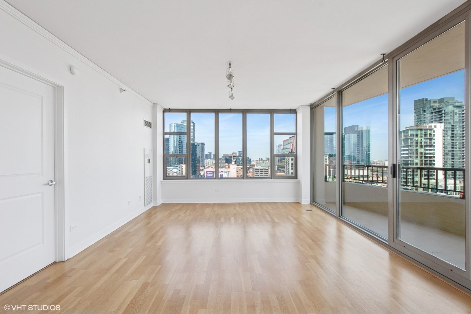 200 N Jefferson Street Unit: 1304