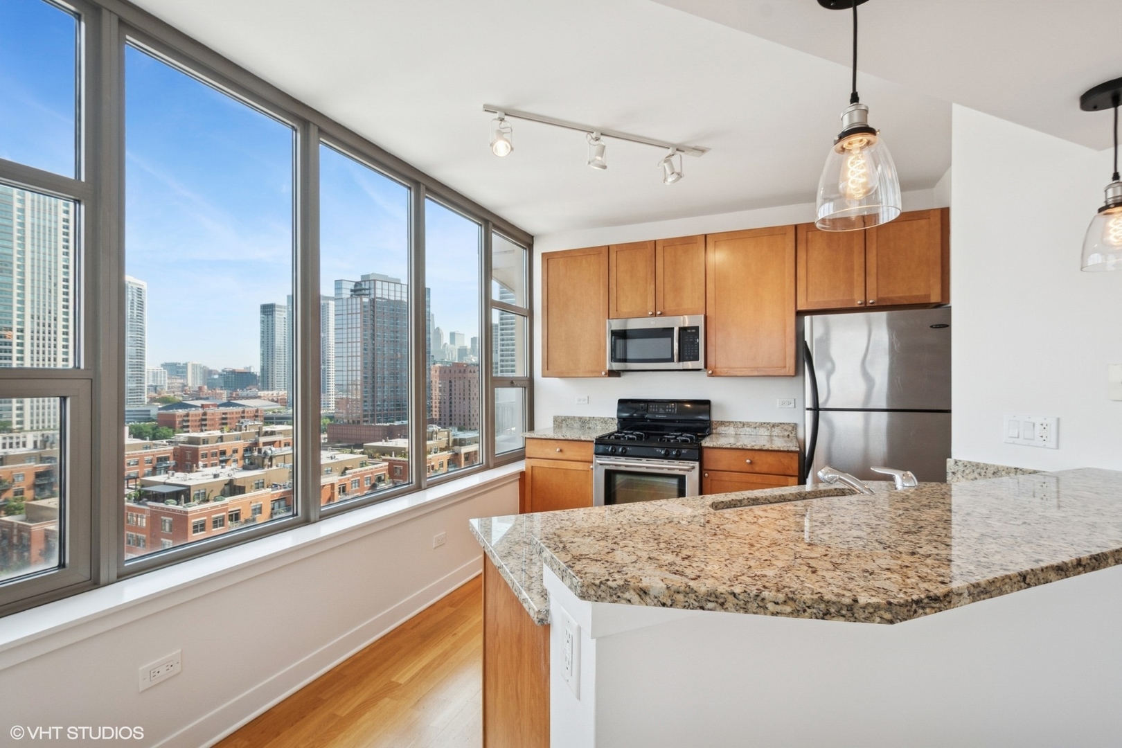 200 N Jefferson Street Unit: 1304