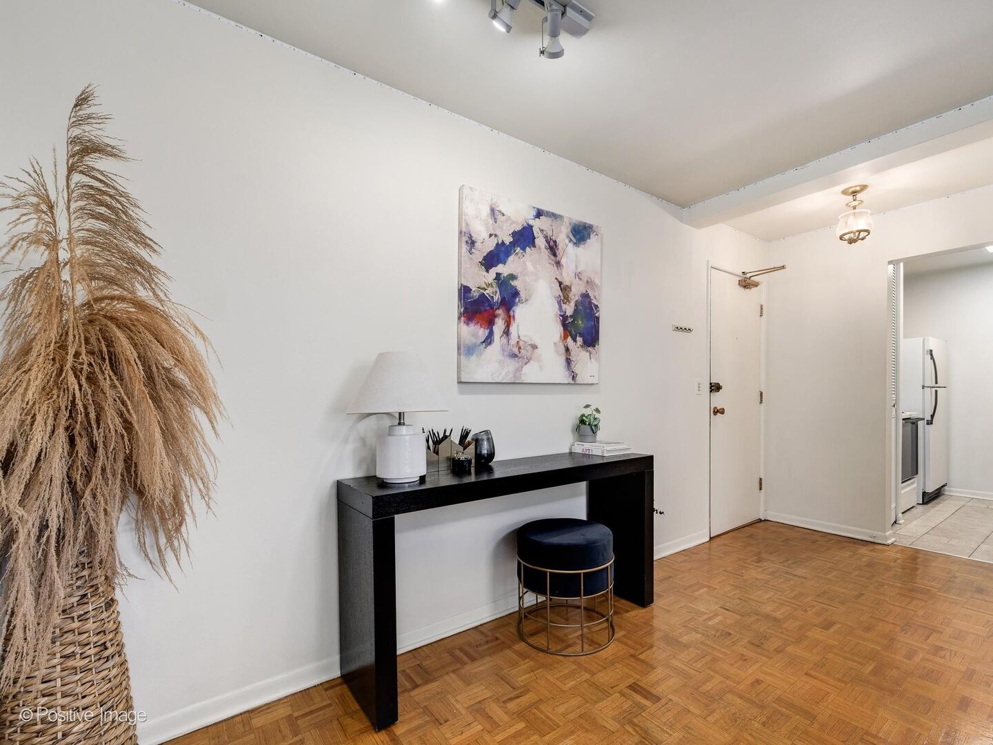 420 W Aldine Avenue Unit: 225