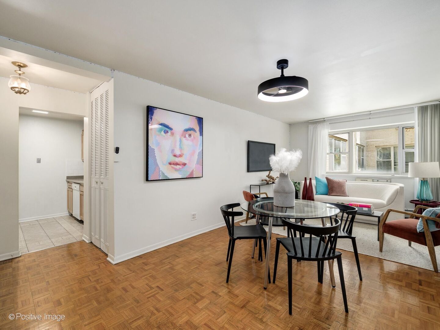 420 W Aldine Avenue Unit: 225