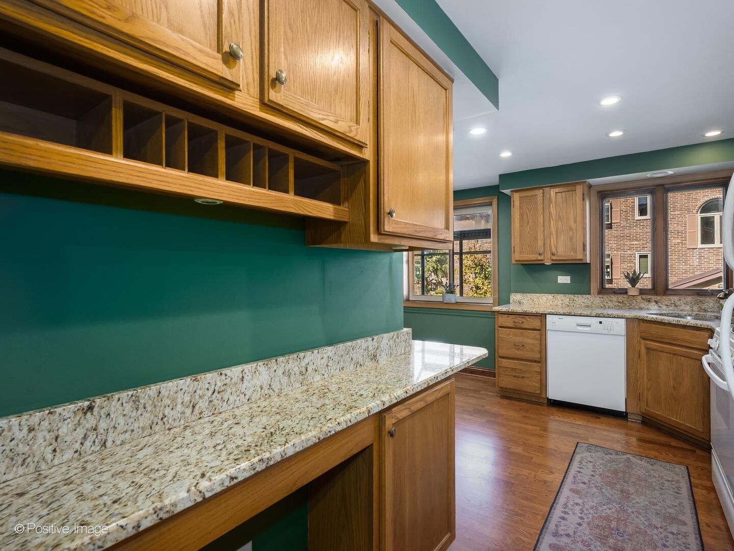 17242 Ridgeland Avenue Unit: 2N