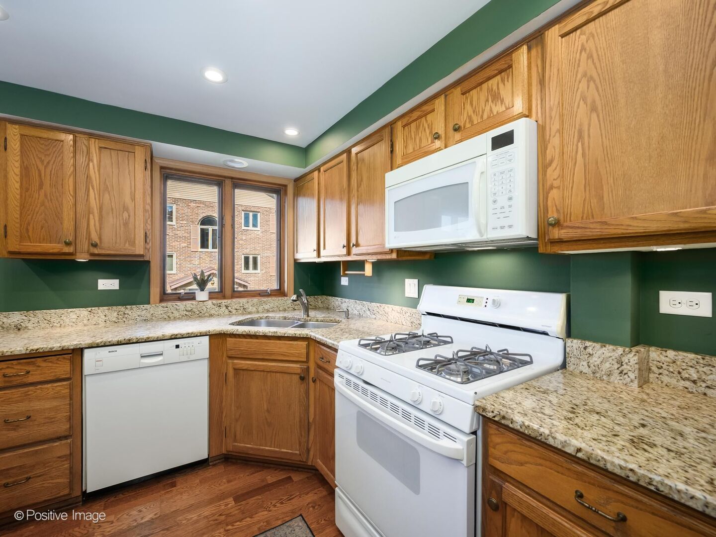 17242 Ridgeland Avenue Unit: 2N
