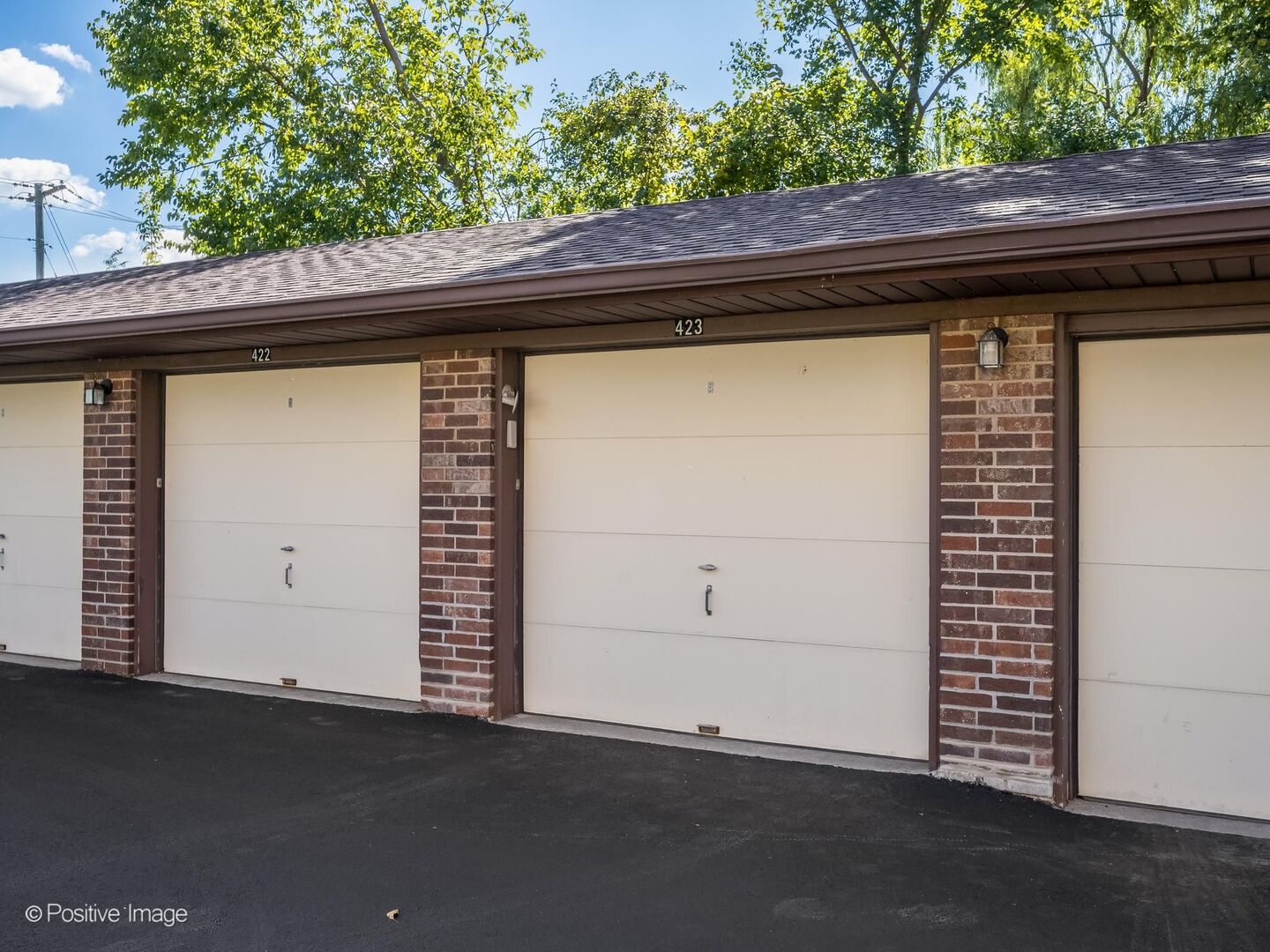 17242 Ridgeland Avenue Unit: 2N